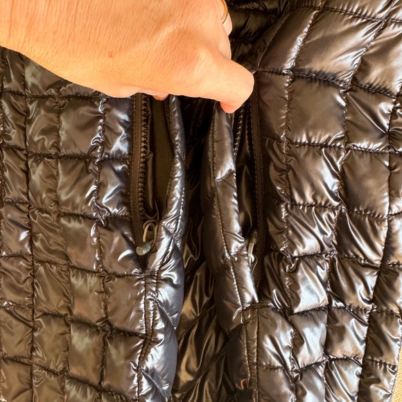 The North Face ThermoBall Hooded Parka Vegan Down Alternative - Picture 6 of 15